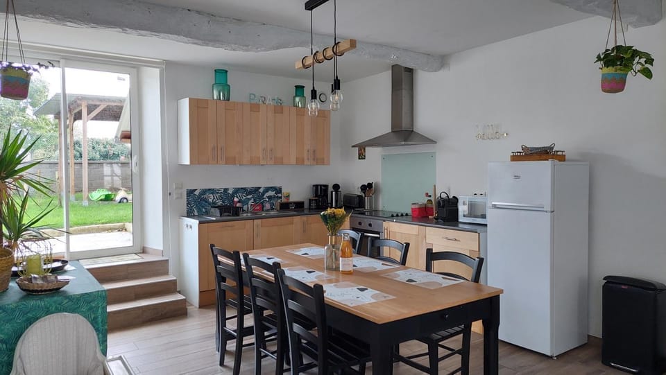 Coffee/tea facilities, Kitchen or kitchenette, Dining area, dishwasher, minibar, pet friendly, stove, kitchen