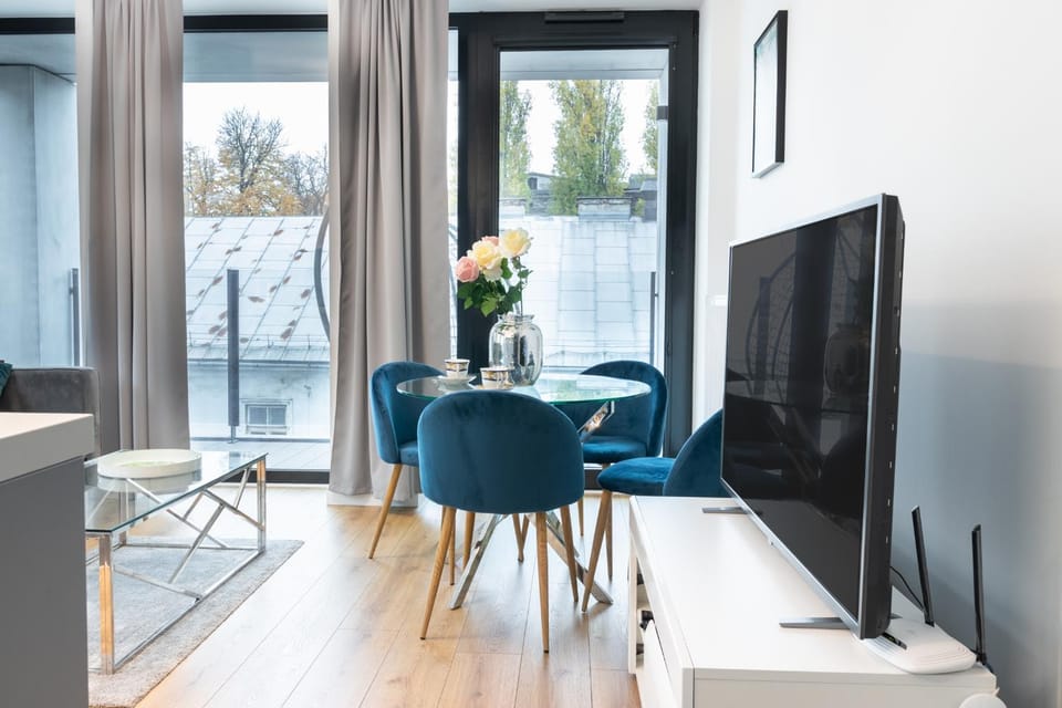TV and multimedia, Balcony/Terrace, Living room, Seating area