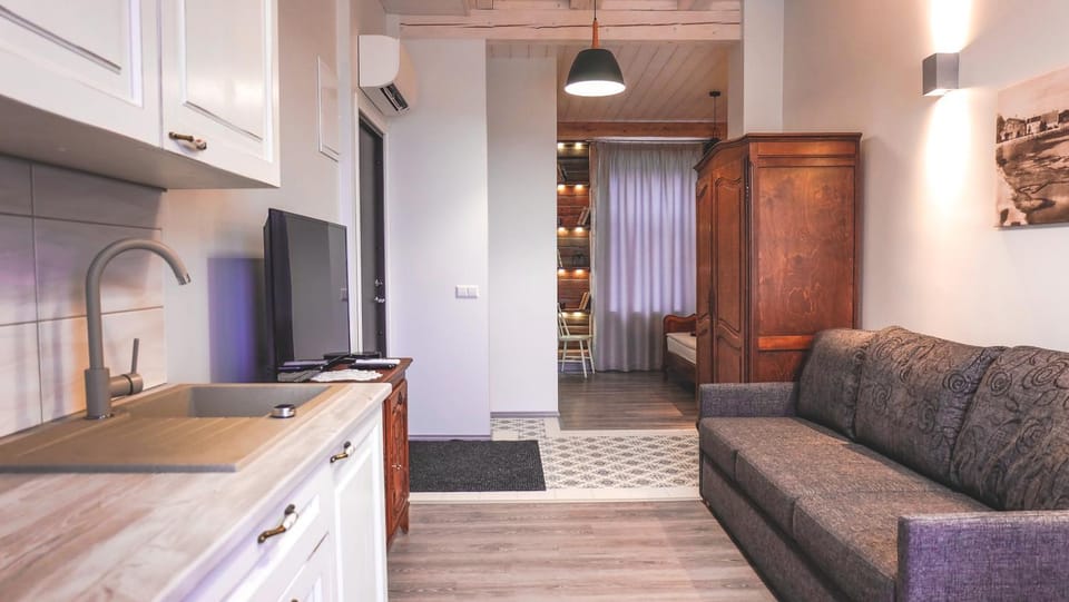 Kitchen or kitchenette, Living room