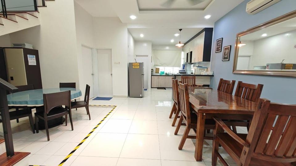 Ocean 25 Shamrock Beach Big Group 6 Bedroom 5 Bathroom with Pool Villa in Tanjung Bungah