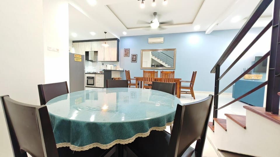 Ocean 25 Shamrock Beach Big Group 6 Bedroom 5 Bathroom with Pool Villa in Tanjung Bungah