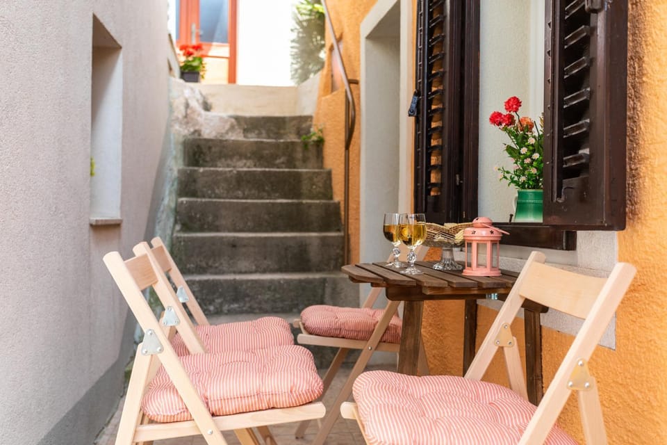 Patio, Seating area