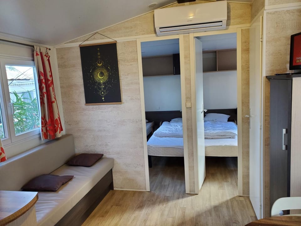 Living room, Bedroom