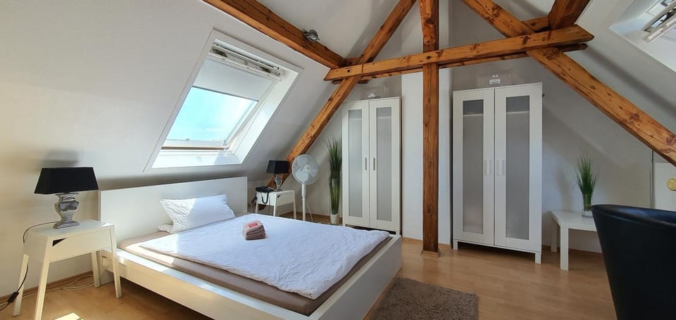 Photo of the whole room, Bedroom