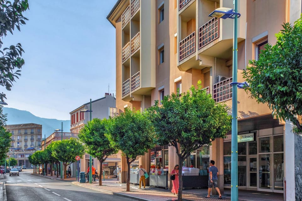 Facade/entrance, Summer, Street view