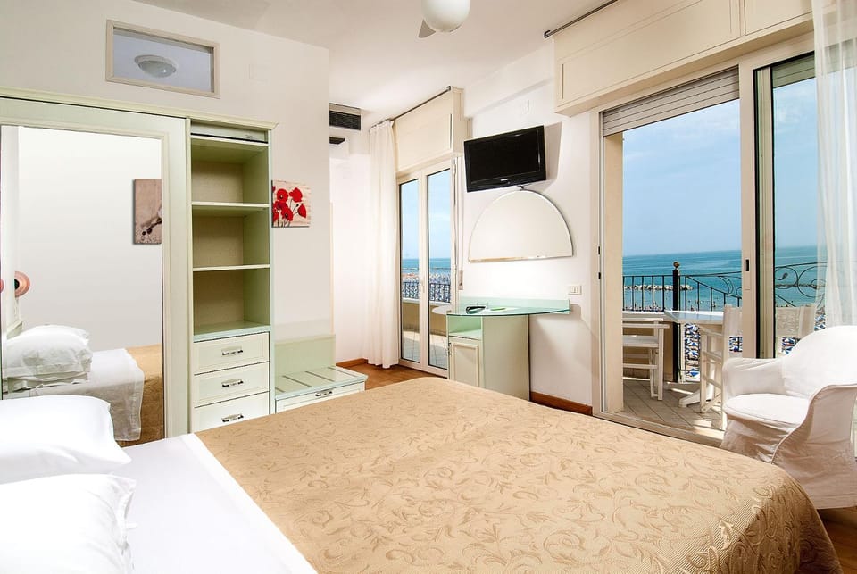 Hotel La Rosa Hotel in Cattolica