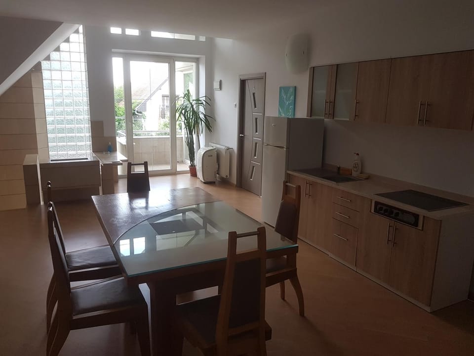 Dining area, Communal kitchen