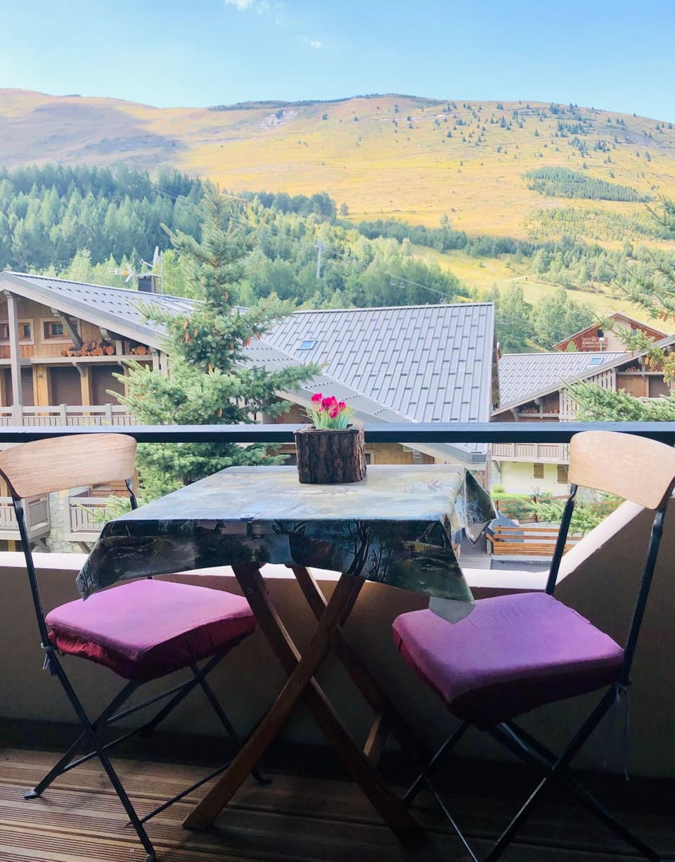 Balcony/Terrace, Mountain view