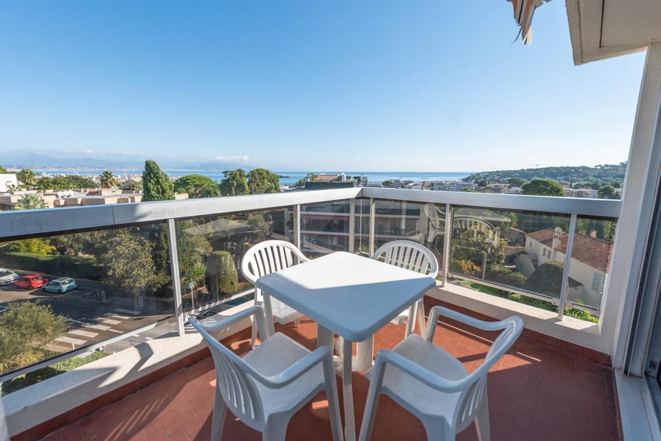Property building, Patio, Day, Natural landscape, Summer, View (from property/room), Balcony/Terrace, Seating area, Dining area, Mountain view, Sea view, Parking