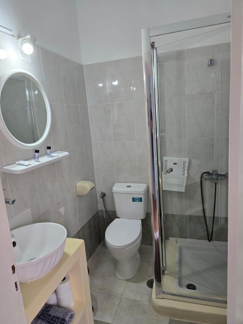 Shower, Toilet, Bathroom