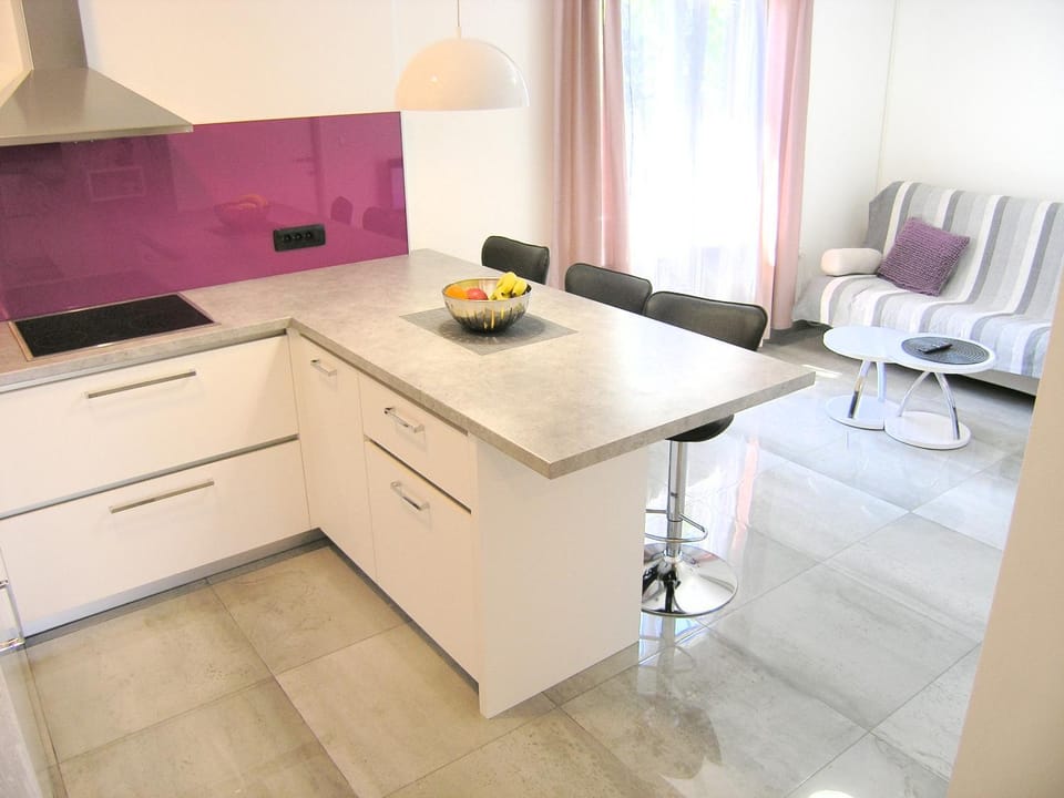 Dining area, Communal kitchen