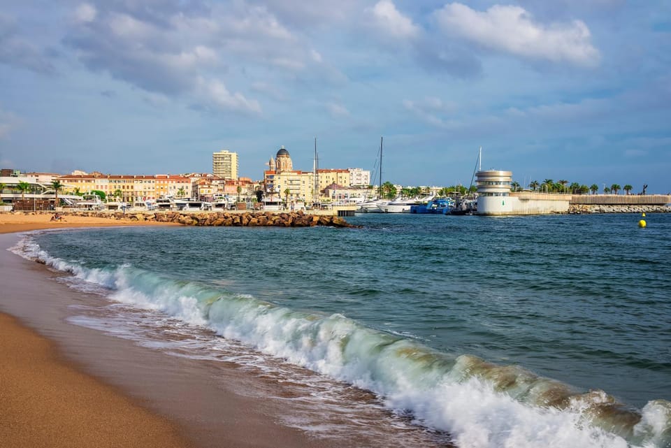 Nearby landmark, Day, Natural landscape, Beach, City view, Sea view