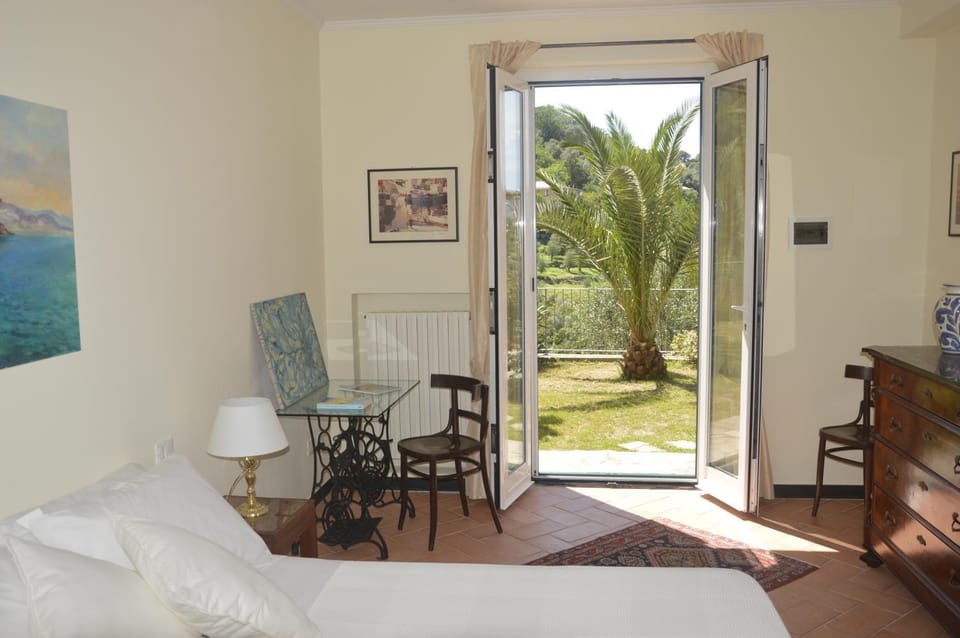 Bedroom, Garden view