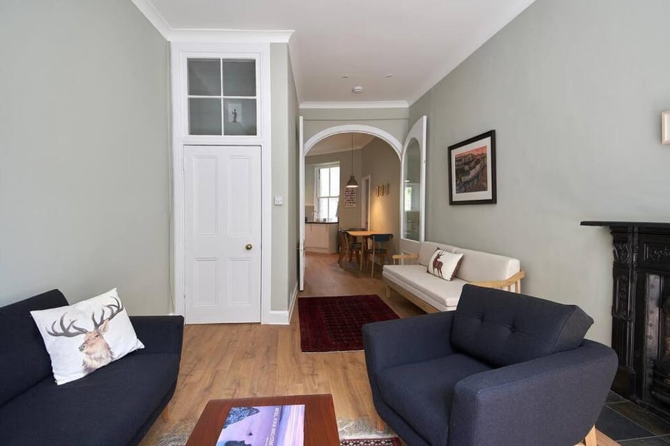 High Street - modern Scandi design apartment in the heart of the old town! Apartment in Edinburgh