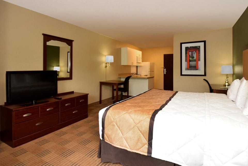TV and multimedia, Kitchen or kitchenette, Photo of the whole room