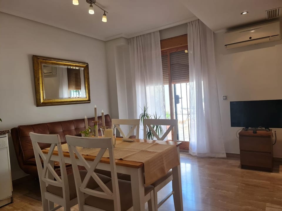 TV and multimedia, Living room, Dining area