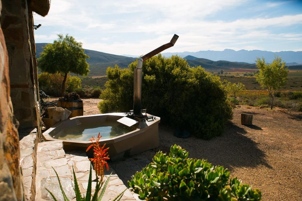 Natural landscape, Garden, Hot Tub, Mountain view, Pool view
