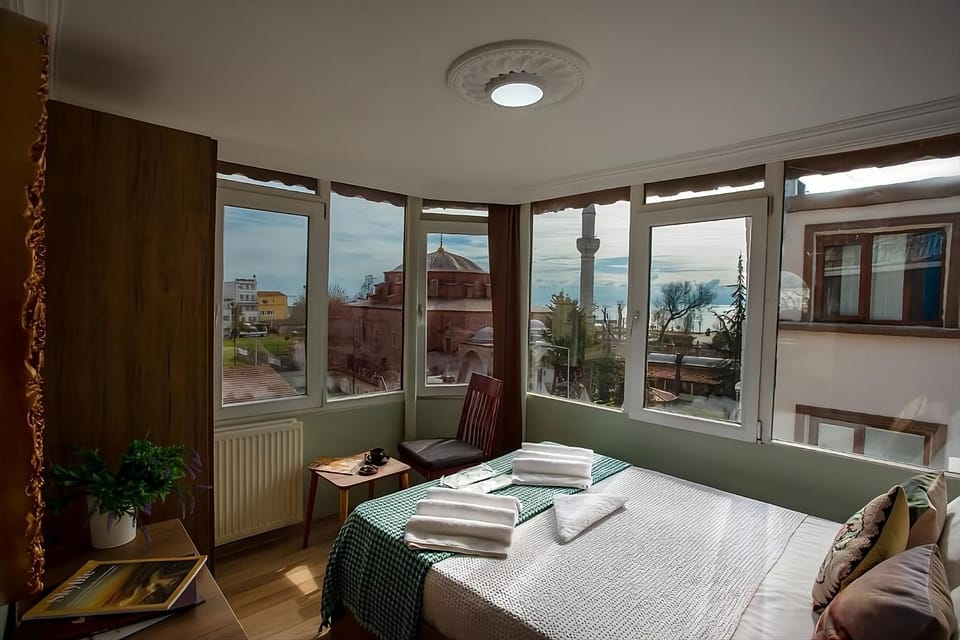 Bed, Natural landscape, Living room, Photo of the whole room, Seating area, Dining area, Bedroom, towels