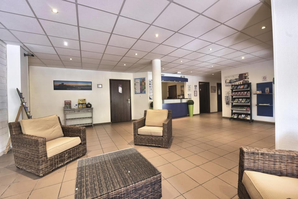 TV and multimedia, Lobby or reception, Seating area, On site