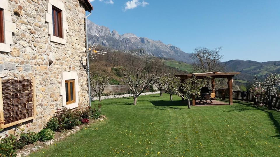 CASA TERESA House in Cantabria