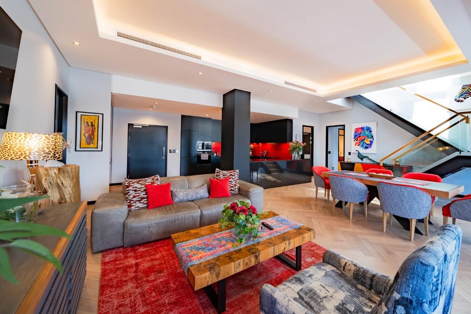 TV and multimedia, Kitchen or kitchenette, Living room, Seating area, Dining area, kitchen