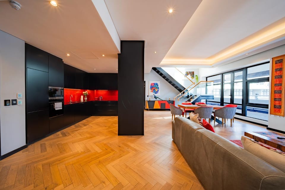 Kitchen or kitchenette, Living room, Seating area, Dining area, microwave, oven, kitchen