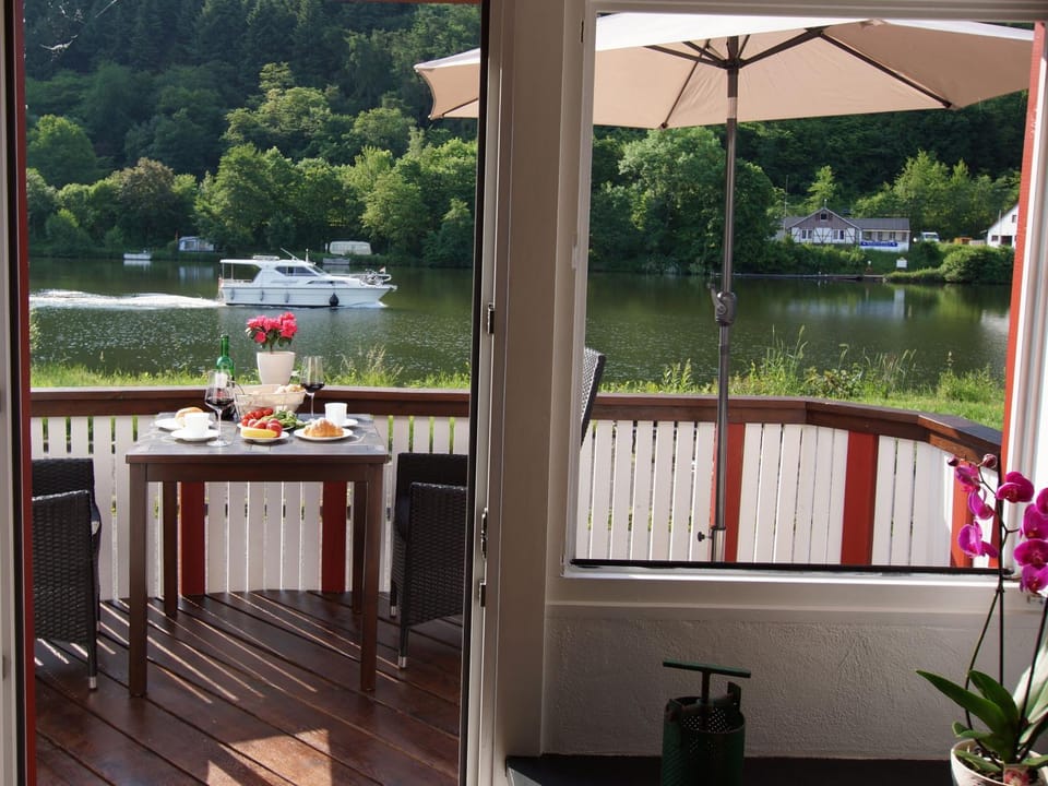 View (from property/room), Balcony/Terrace, River view, River view