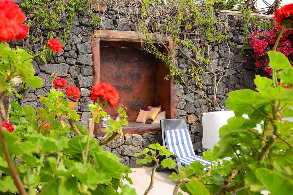 La Bodega - House on volcano with a piano Villa in Isla de Lanzarote