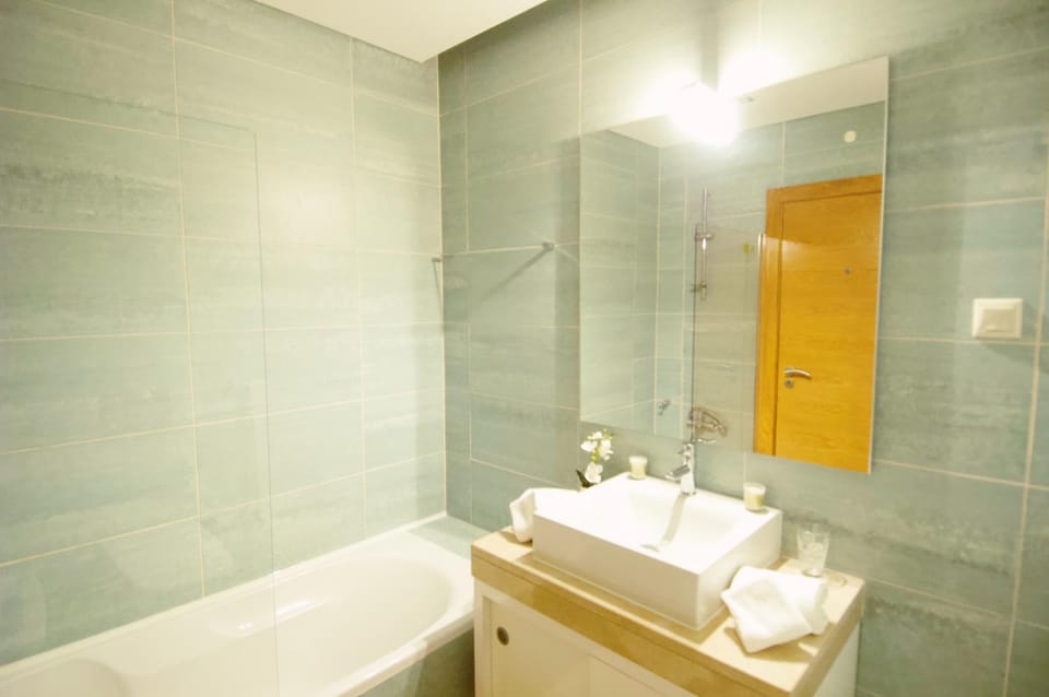 Shower, Bathroom, Bath, towels