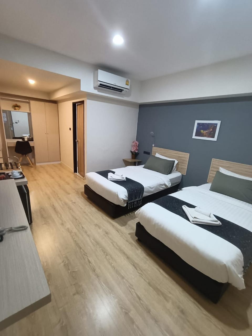 Photo of the whole room