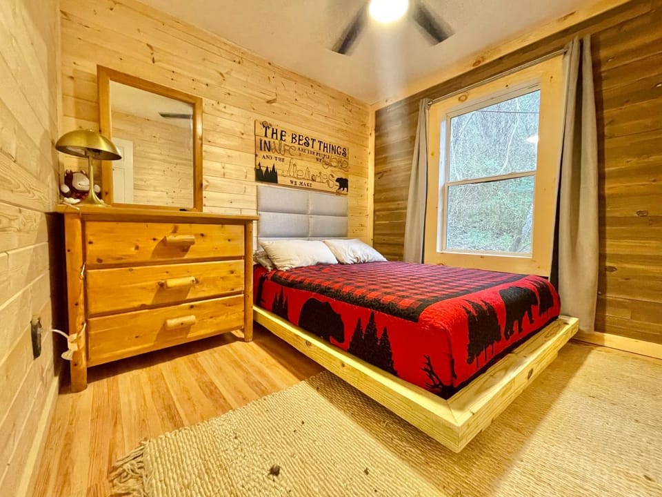 Remodelled cabin! great location! Cabin in Pigeon Forge