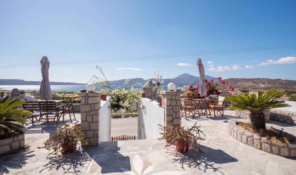 Christos rooms milos Bed and Breakfast in Milos