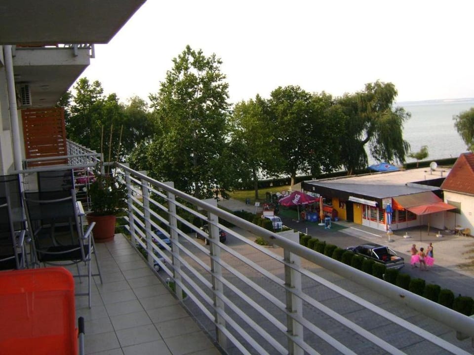 Balcony/Terrace, Lake view