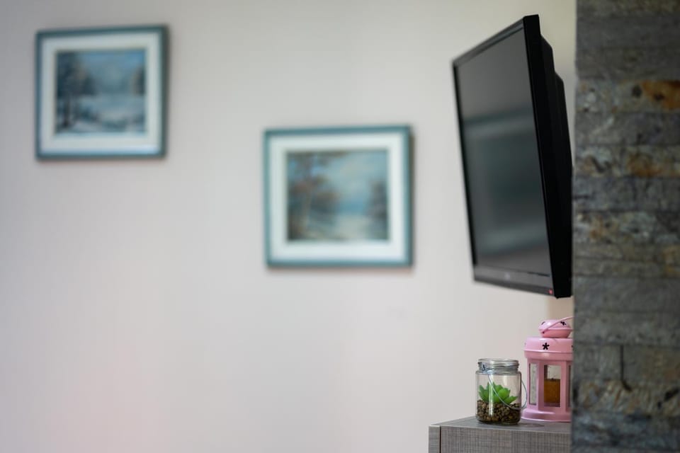 TV and multimedia, Decorative detail