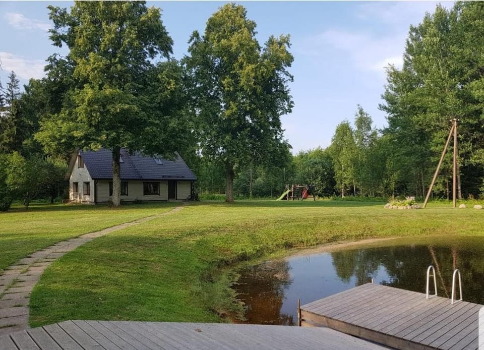 Väike-Puusmetsa puhkemaja House in Estonia