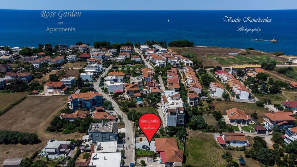 Property building, Beach, Location