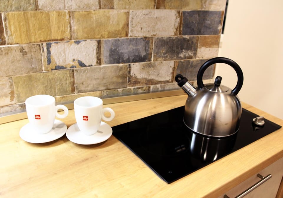 Coffee/tea facilities, Kitchen or kitchenette