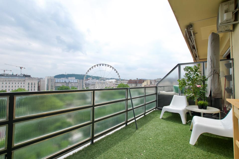 Balcony/Terrace, City view, Street view