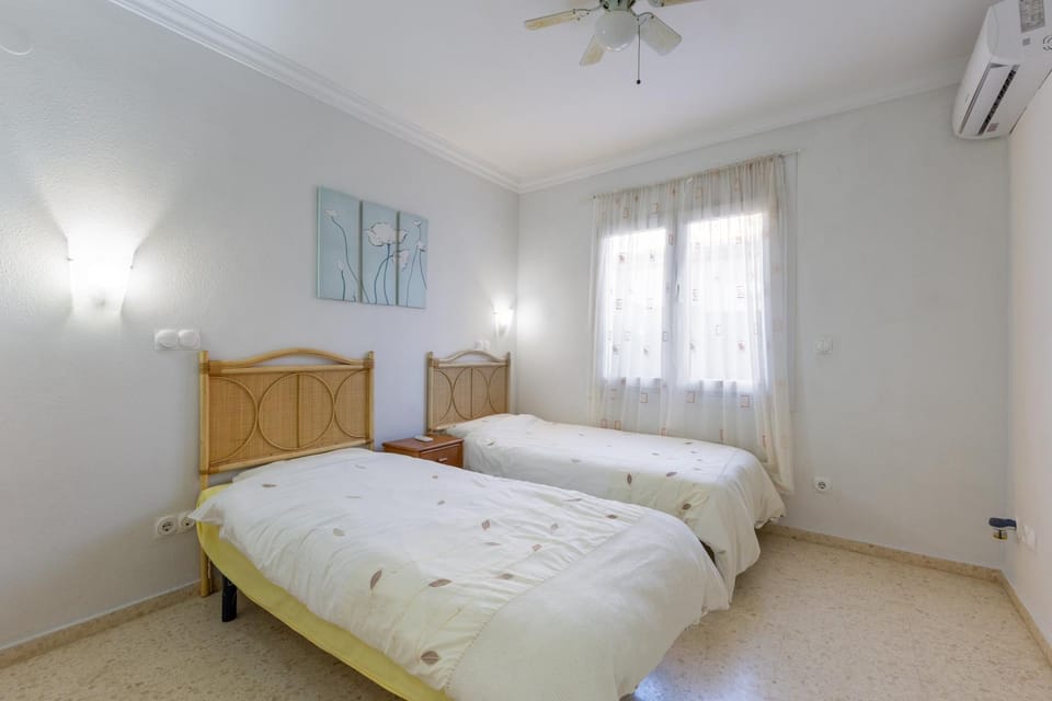 Bed, Bedroom, air conditioner
