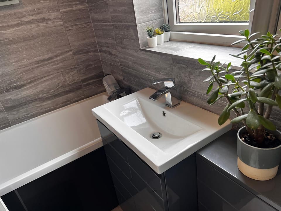 Bathroom, Internal: Not applicable to any particular room