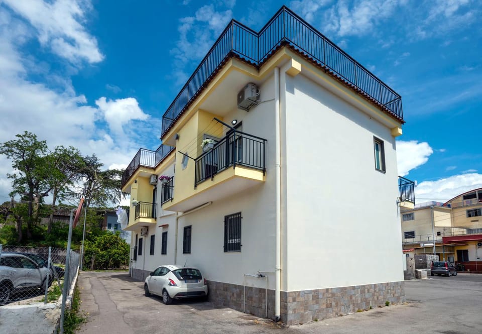Property building, Facade/entrance