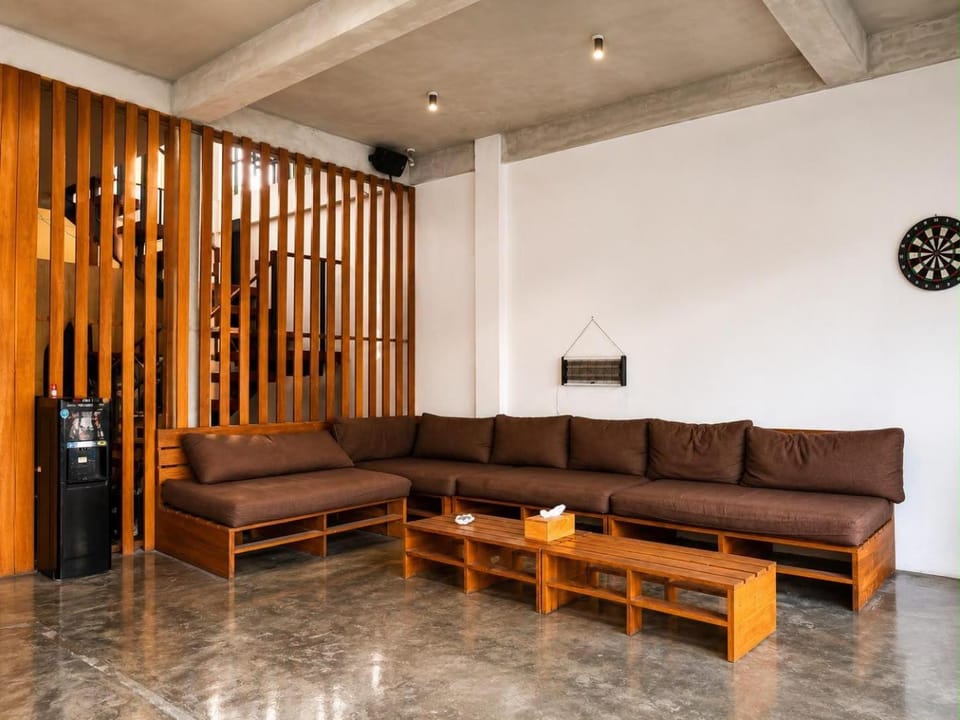 Property building, Restaurant/places to eat, Swimming pool