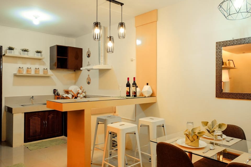 Fully Furnished Apartment with Netflix and Wifi Apartment in Batangas