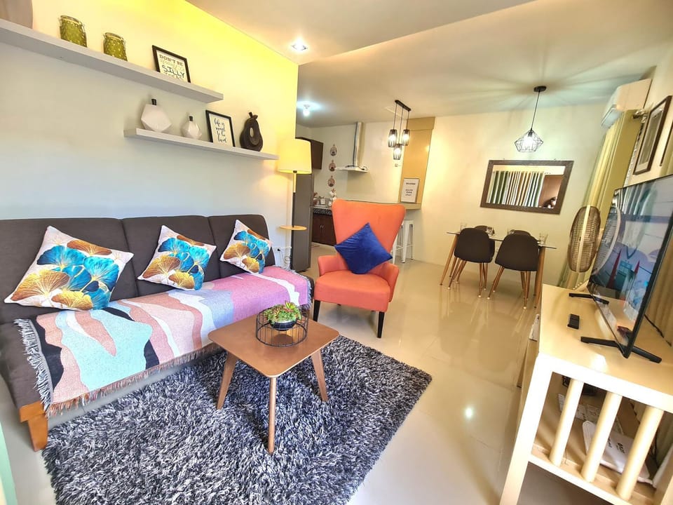 Fully Furnished Apartment with Netflix and Wifi Apartment in Batangas
