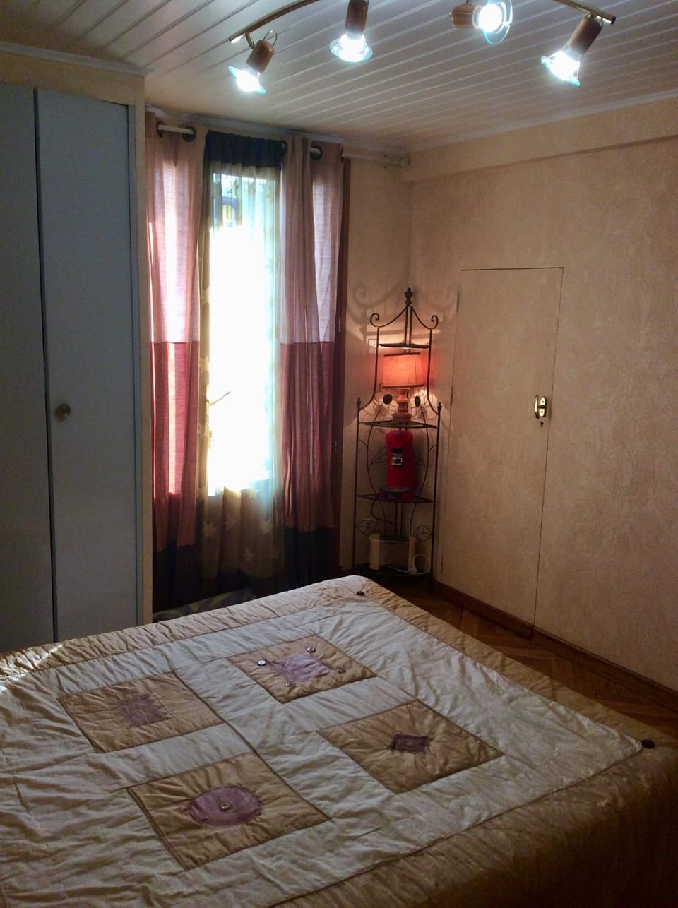CHAMBRE INDEPENDANTE + SANITAIRE près centre ville Bed and Breakfast in Occitanie