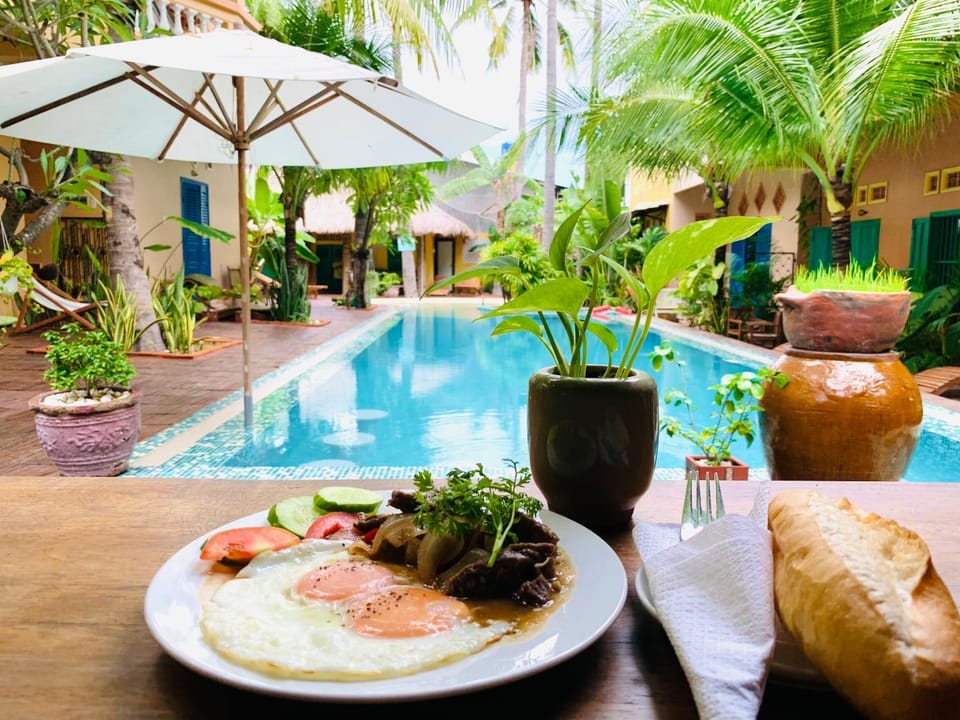 Restaurant/places to eat, Food