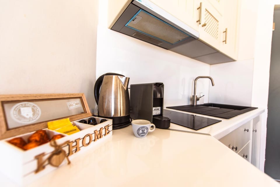 Coffee/tea facilities, Kitchen or kitchenette