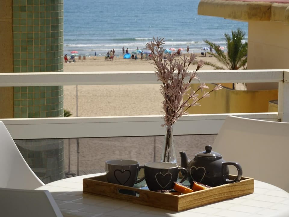 Coffee/tea facilities, Balcony/Terrace, Sea view