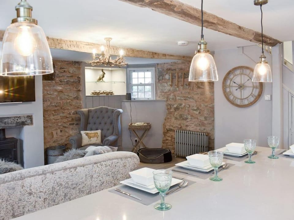 no 8 main street House in Main Street