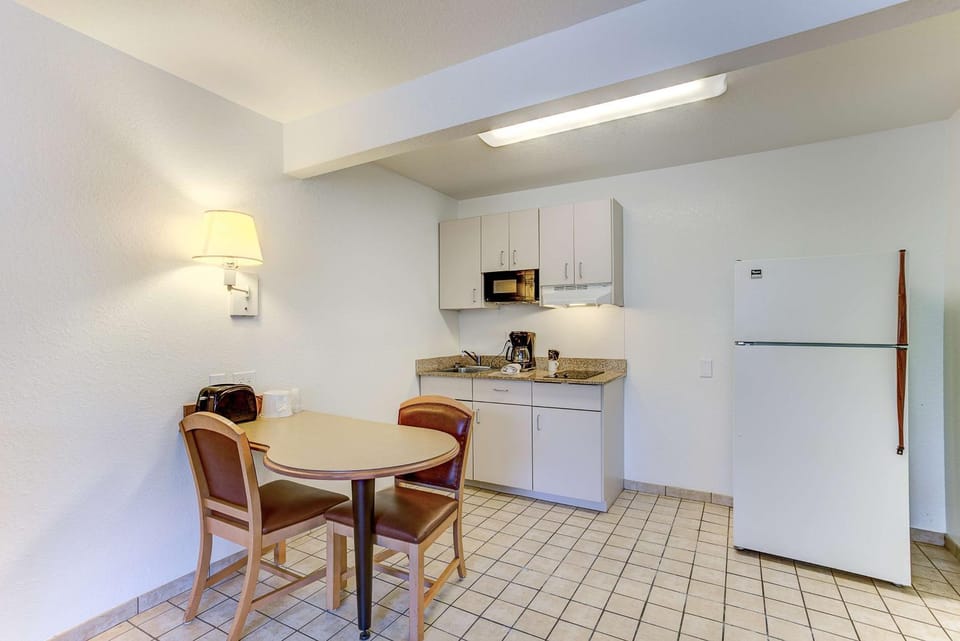 Kitchen or kitchenette, Photo of the whole room, On site